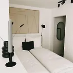 Bhh Living - Zentrale Lage, Ruhige Naechte, Perfekter Komfort Aparthotel 3*