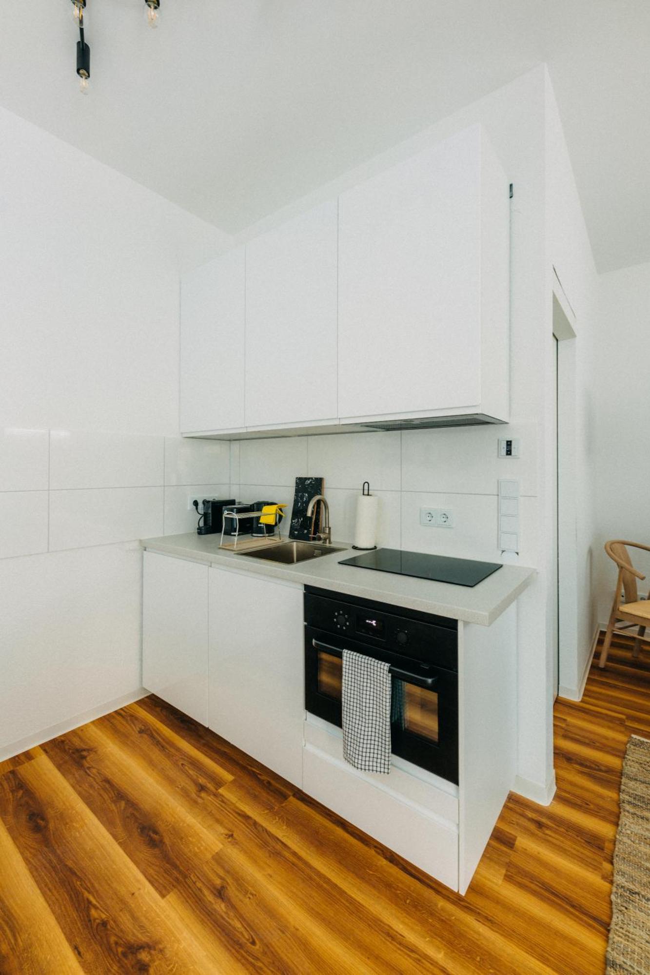 Bhh Living - Zentrale Lage, Ruhige Nächte, Perfekter Komfort Düsseldorf